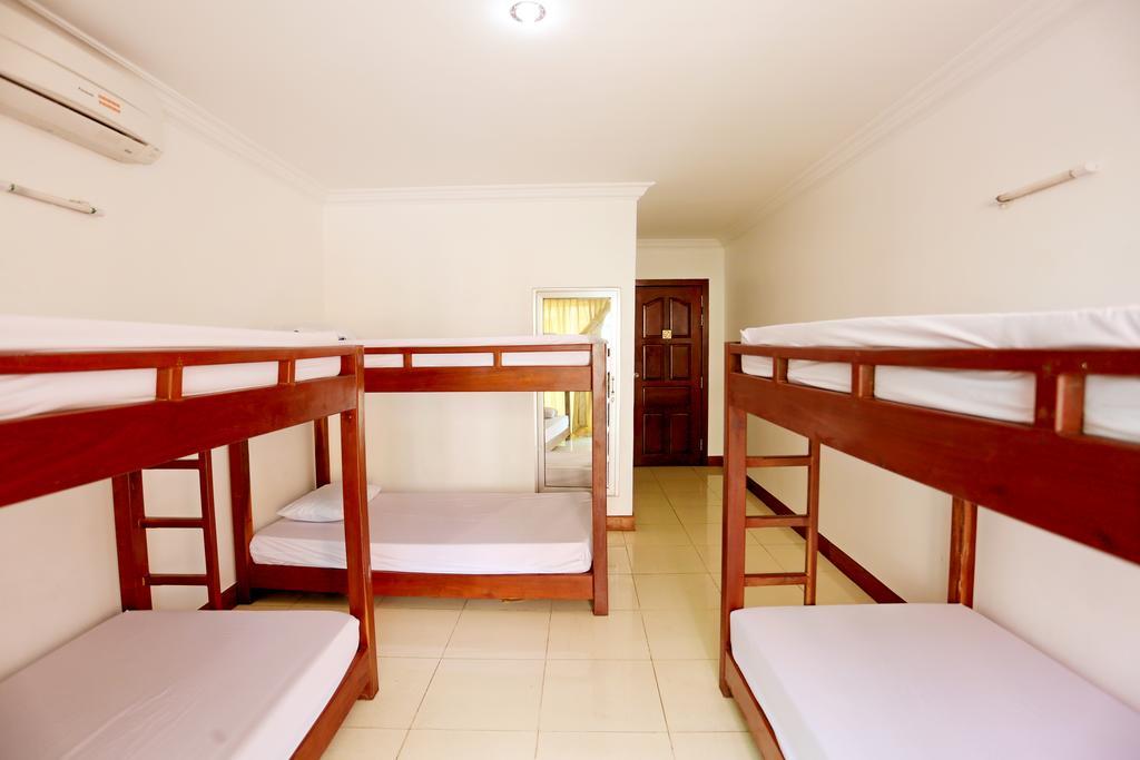 Hang Tep Hostel Siem Reap Esterno foto
